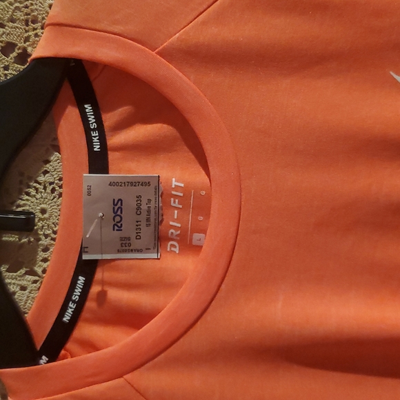 Men's Nike Athletic Shirt - Picture 8 of 15